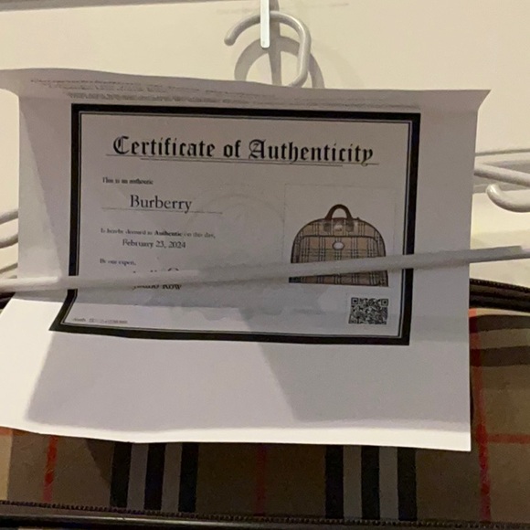 Burberry garment bag with keys authenticity car - Picture 4 of 10